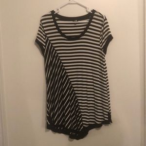 Women’s scoop neck top